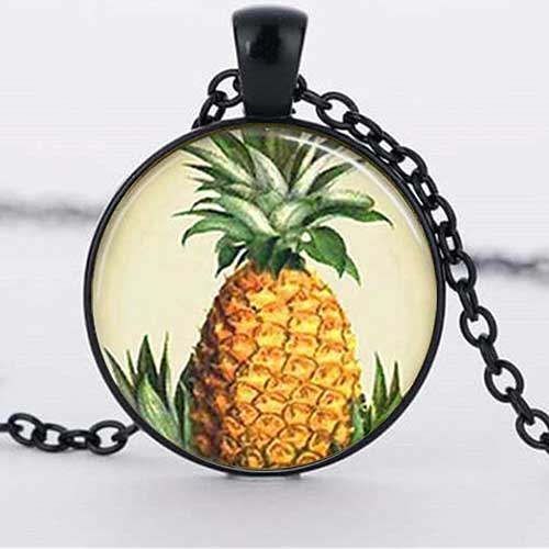 Pineapple-necklace-gun-metal-black-2.jpg